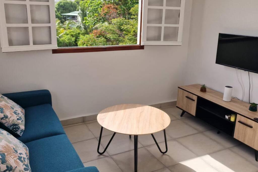 Joli T2 En Bas De Villa Vue Jardin Et Mer Vieux-Habitants Εξωτερικό φωτογραφία